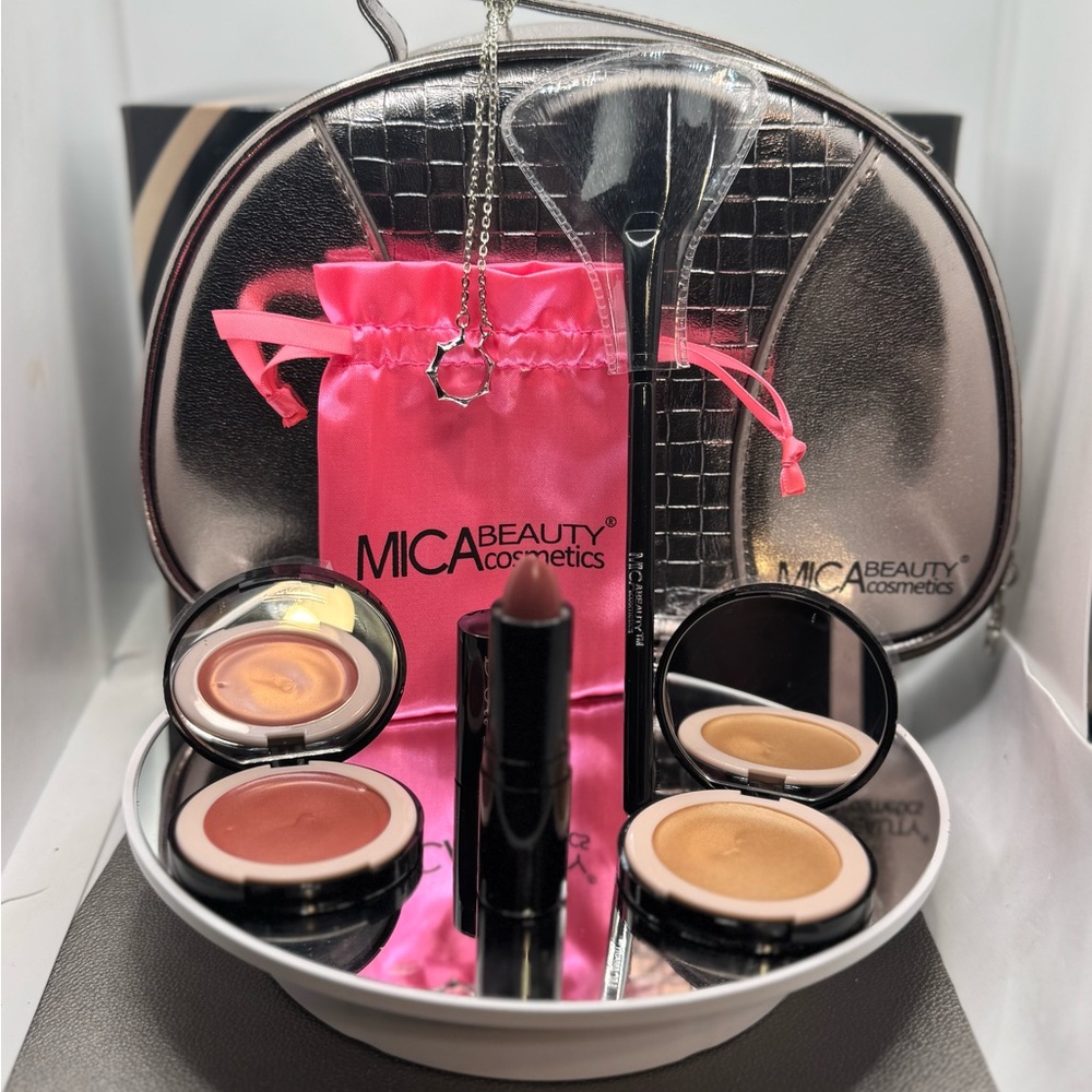 Makeup Bag Set with Blush Lipstick Highlighter Brush Necklace